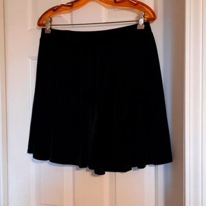 Black Velour twirl flowy shirt super soft sz Large 15.5 inches x 18 inches long